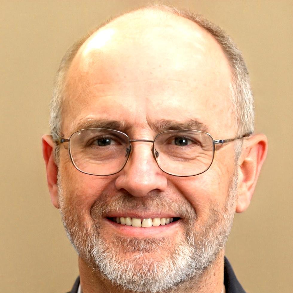 Dr. Miguel Hernández - Instructor Principal